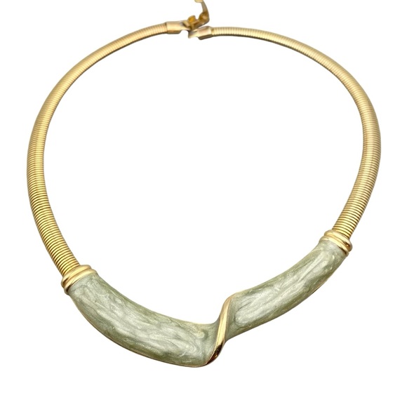 Vintage Gold-Tone Omega Chain with Marbled Green Enamel Pendant Collar Necklace - Picture 3 of 10